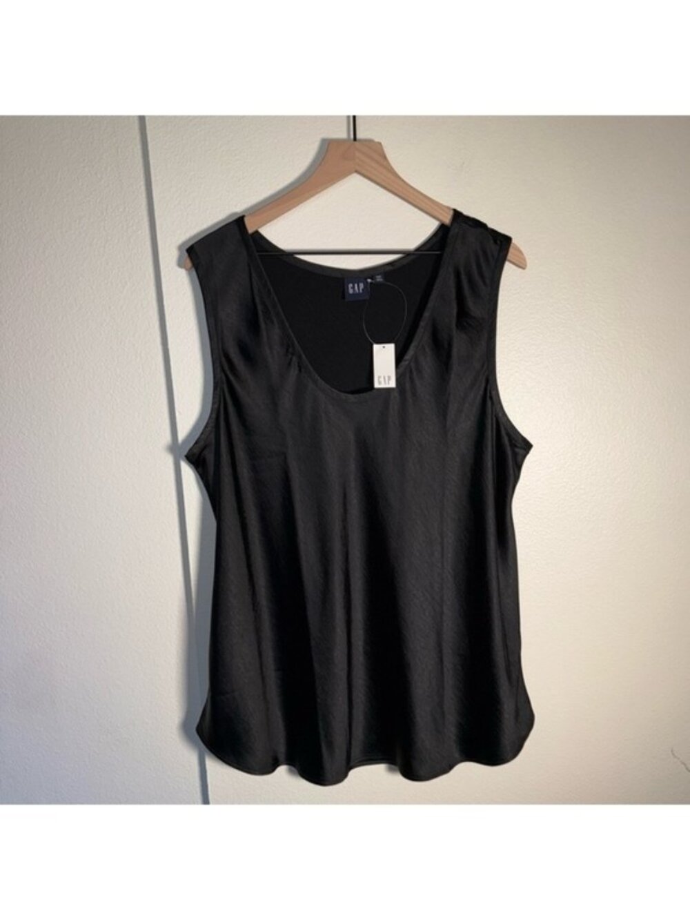 NWT GAP Black satin workwear interview outfit lightweight sleeveless blouse XXLT